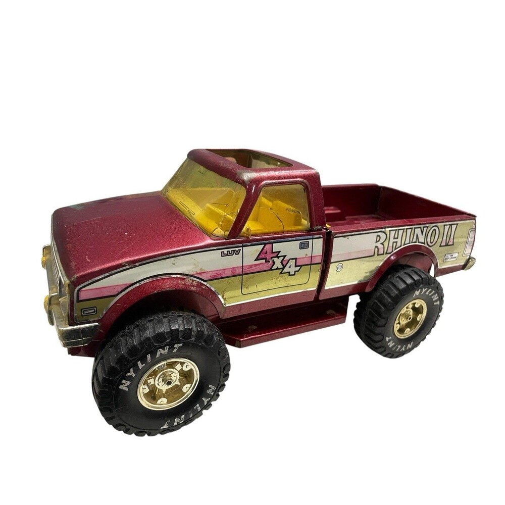 Vintage Nylint Chevy Truck Rhino II 4x4 Pressed Steel Pick-Up Metallic Red Toys